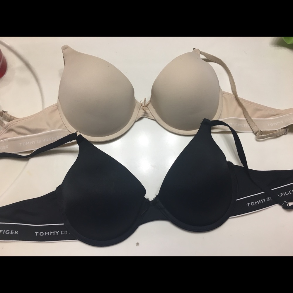 2 Tommy Hilfiger bras, 34C push up